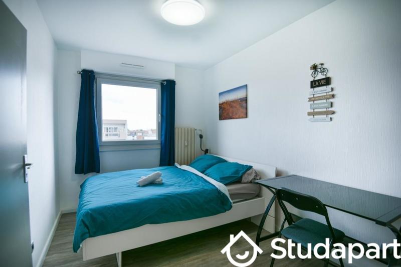 Chambre - 12 m² - 1 pièce