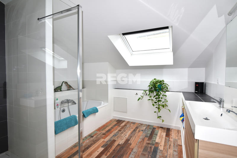 Maison - 164 m² - 6 pièces