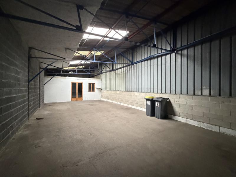 Entrepôt - 120 m²