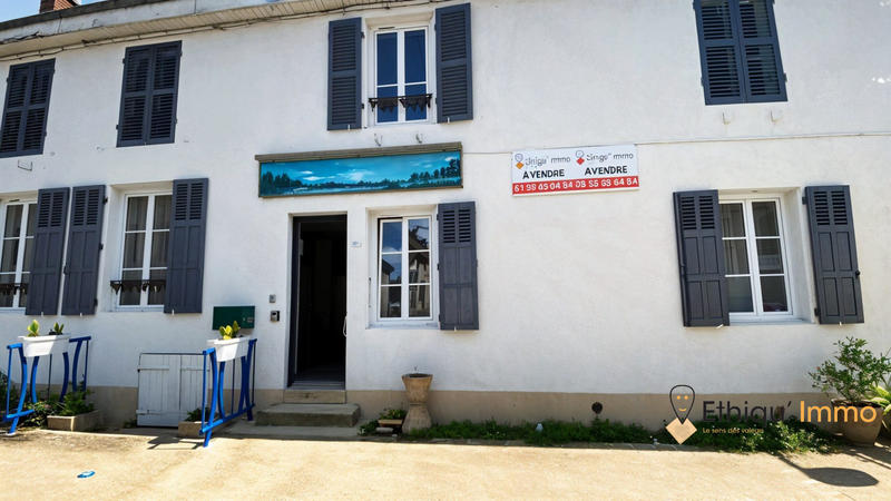 Maison - 230 m² - 7 pièces