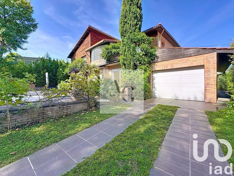 Maison - 231 m² - 7 pièces