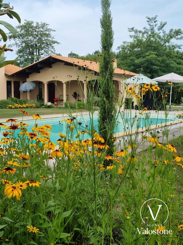 Maison traditionnelle - 206 m² - 7 pièces