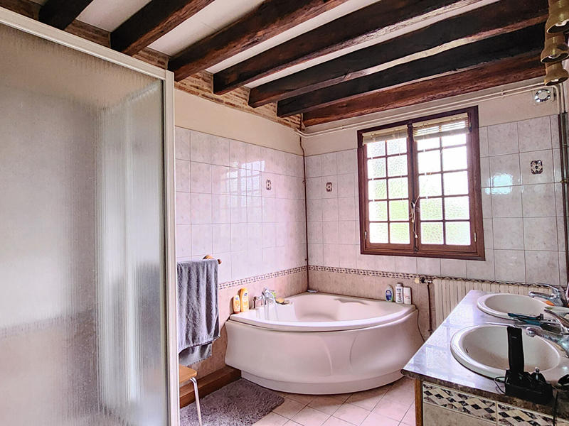 Maison - 258 m² - 8 pièces