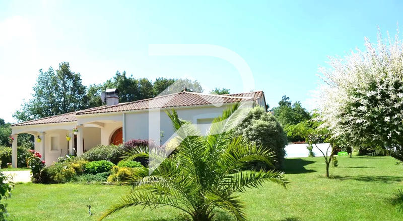 Maison - 165 m² - 6 pièces