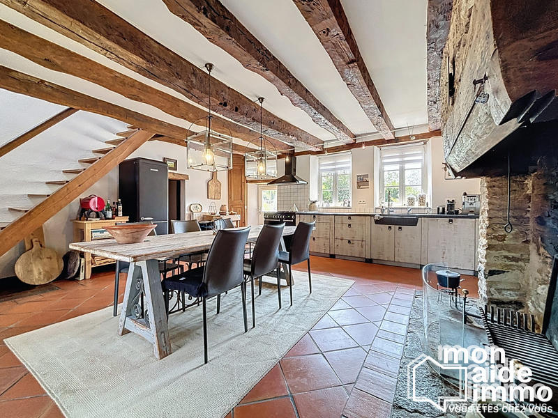 Maison ancienne - 230 m² - 7 pièces