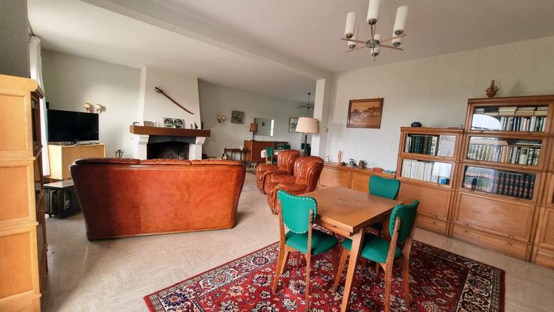 Maison - 208 m² - 6 pièces