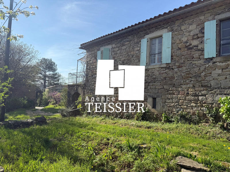 Maison - 216 m² - 12 pièces