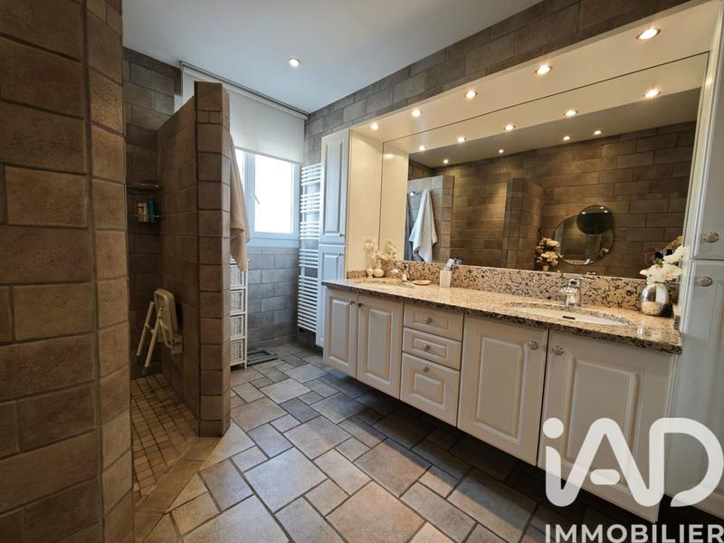 Maison - 140 m² - 4 pièces