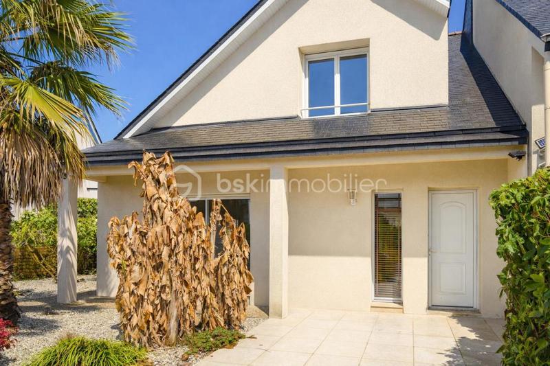 Maison - 230 m² - 9 pièces