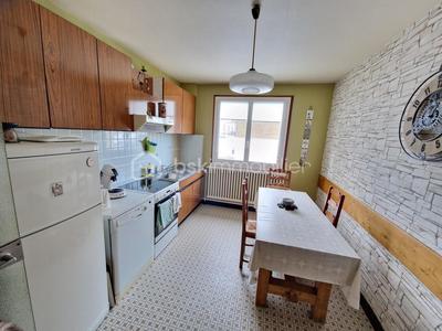 Maison - 249 m² - 12 pièces