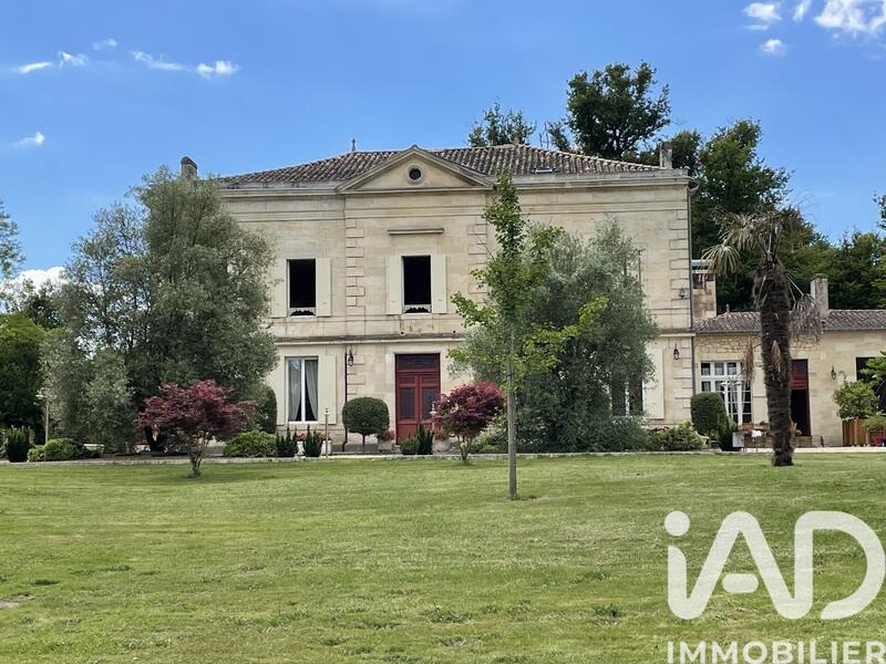 Maison - 580 m² - 11 pièces