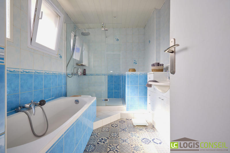 Maison - 152 m² - 8 pièces