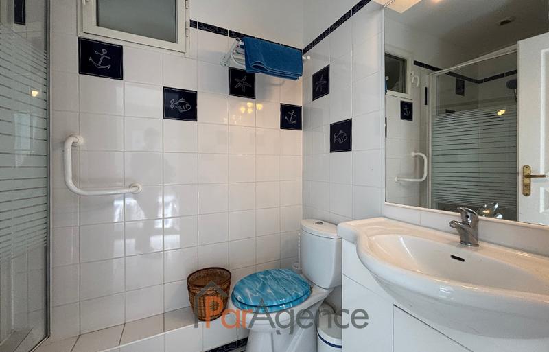 Maison - 235 m² - 6 pièces