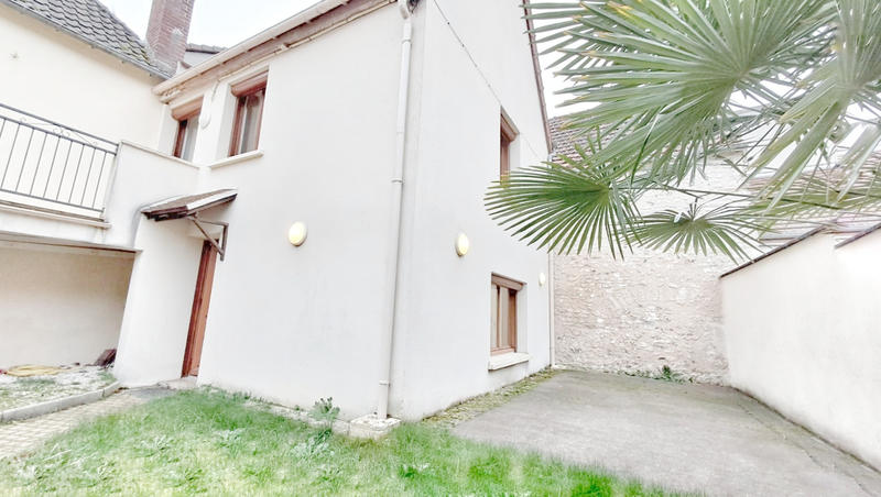 Villa - 80 m² - 5 pièces