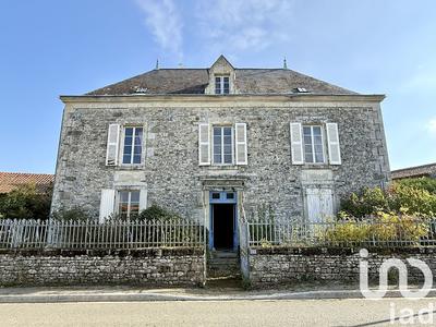 Maison - 275 m² - 7 pièces