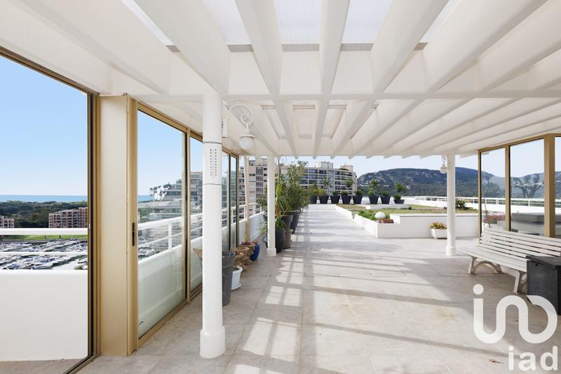 Appartement - 144 m² - 5 pièces