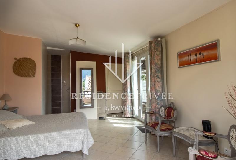 Maison chambre d'hôtes - 195 m² - 8 pièces