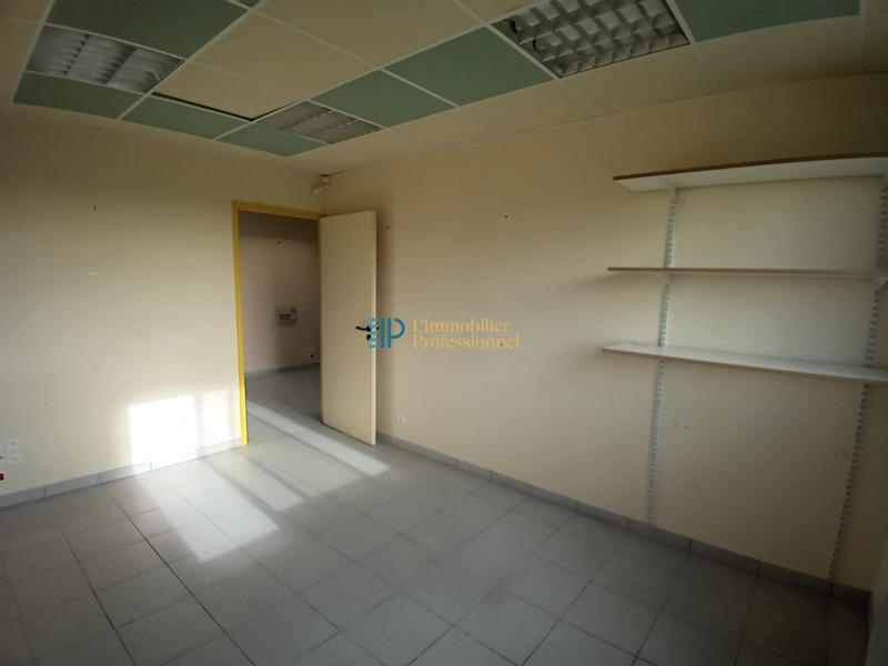 Bureau - 216 m² - 11 pièces