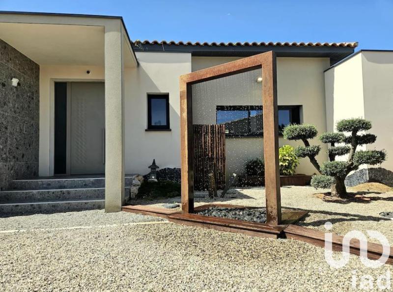 Maison - 336 m² - 8 pièces