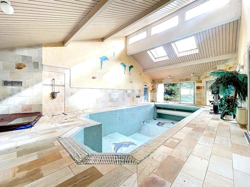 Maison - 405 m² - 15 pièces