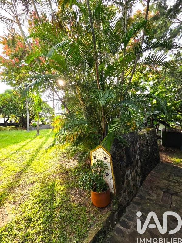 Maison - 250 m² - 7 pièces