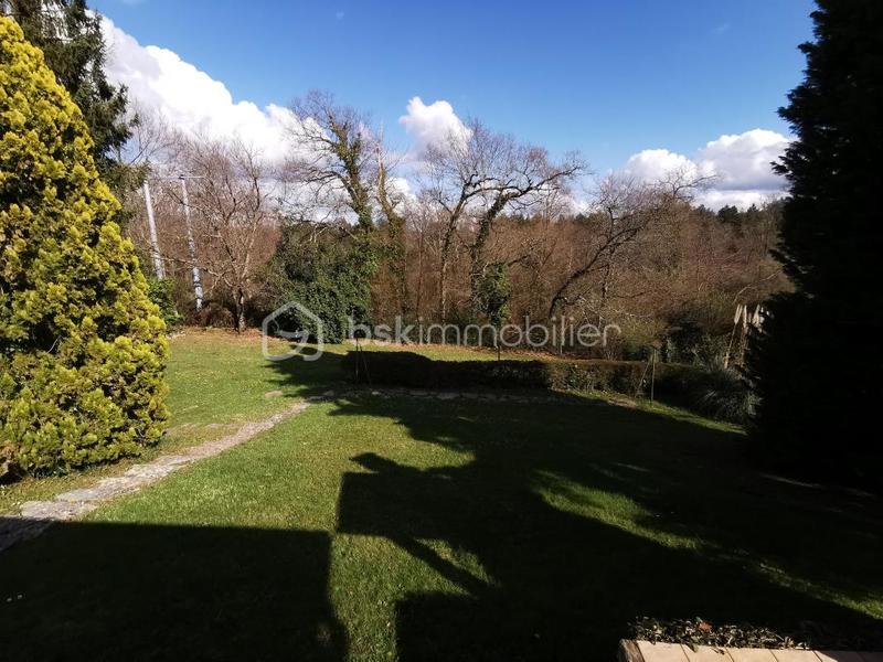 Maison traditionnelle - 162 m² - 5 pièces