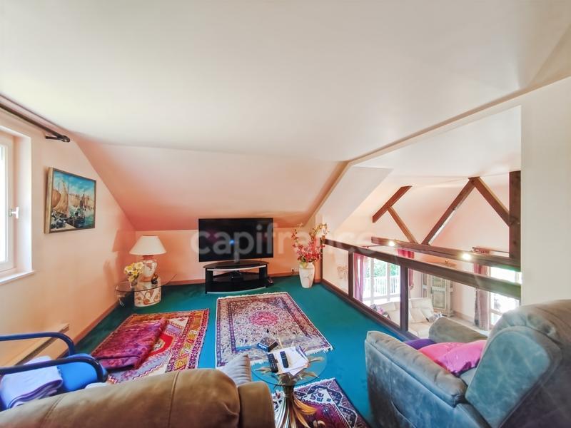 Maison - 201 m² - 7 pièces