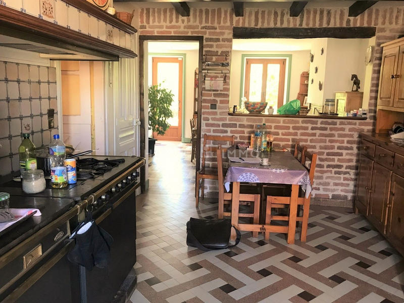 Maison - 250 m² - 7 pièces