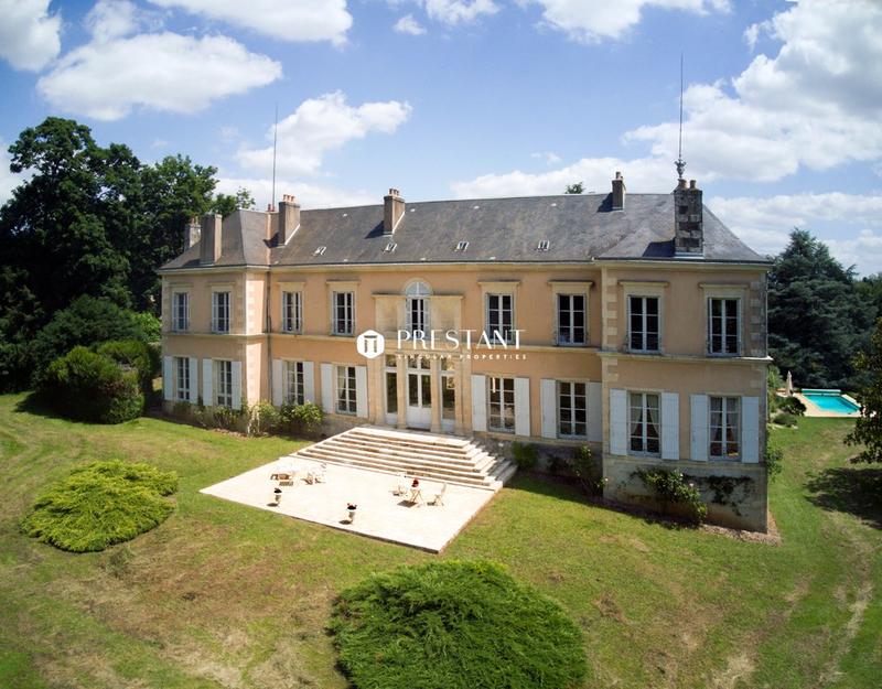 Château - 721 m² - 20 pièces