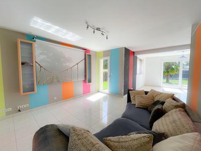 Maison - 140 m² - 8 pièces