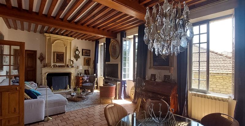 Maison - 252 m² - 9 pièces