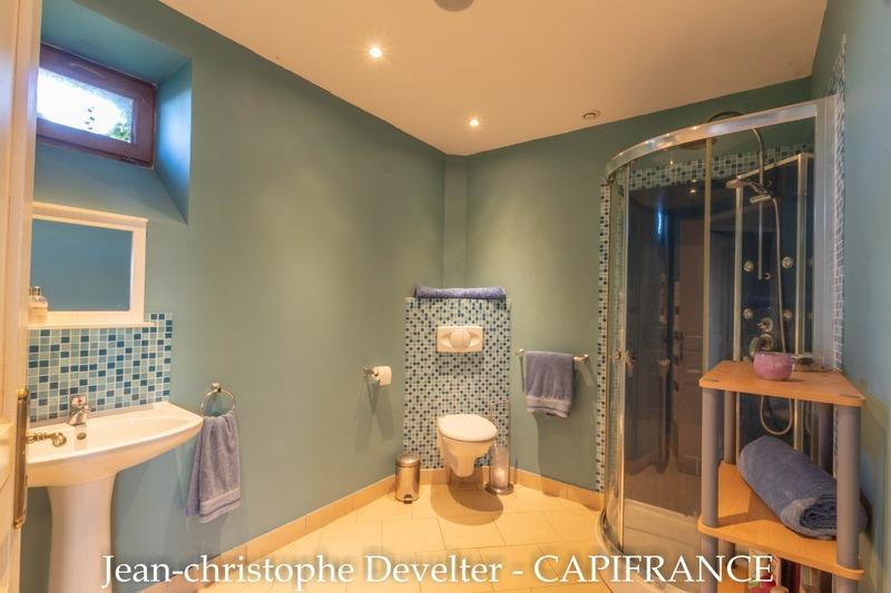 Propriété - 270 m² - 8 pièces