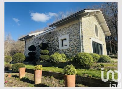 Maison - 370 m² - 7 pièces