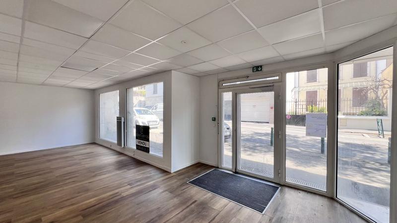 Local commercial - 48 m² - 1 pièce