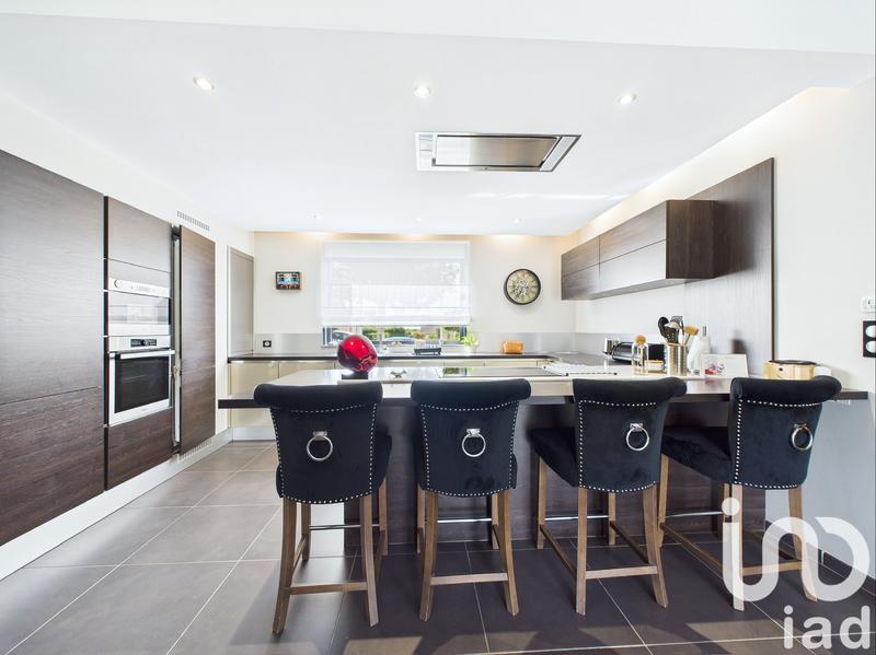 Maison - 213 m² - 6 pièces