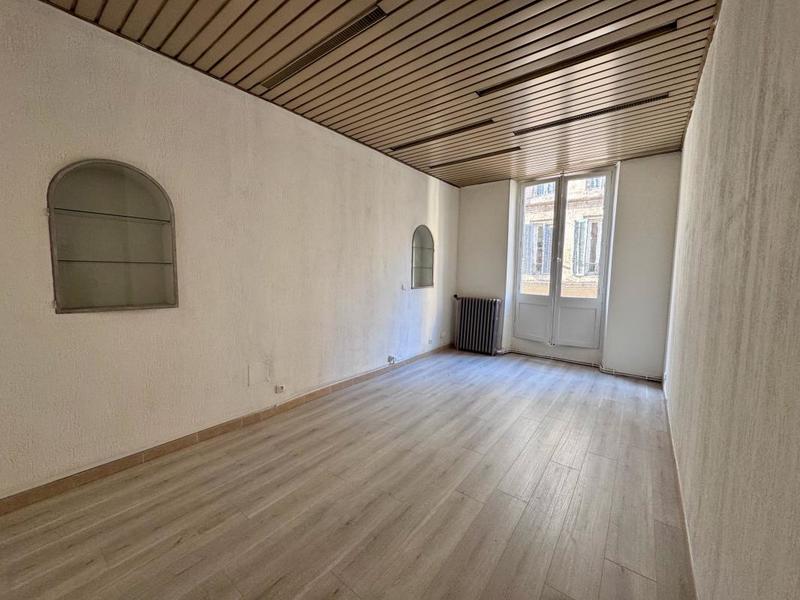 Appartement - 136 m² - 6 pièces