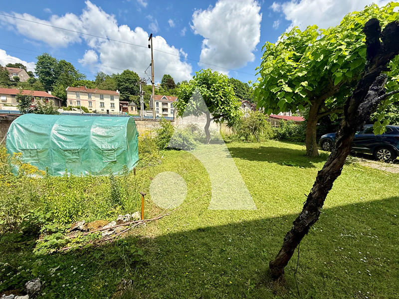 Maison - 215 m² - 9 pièces