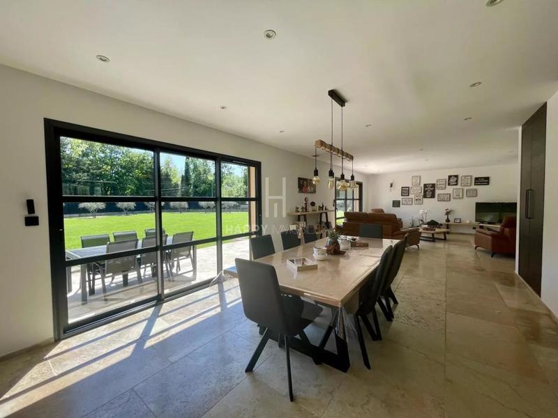 Villa - 195 m² - 6 pièces