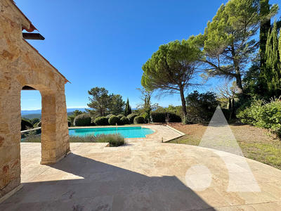 Maison - 180 m² - 6 pièces