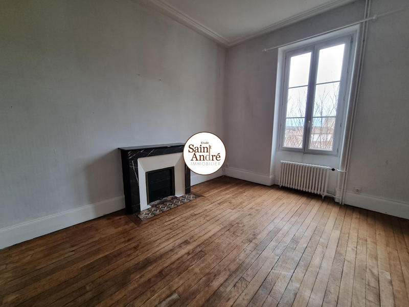 Maison - 200 m² - 8 pièces