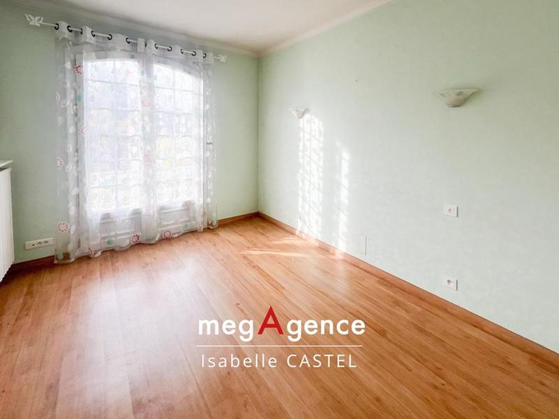 Maison - 210 m² - 7 pièces