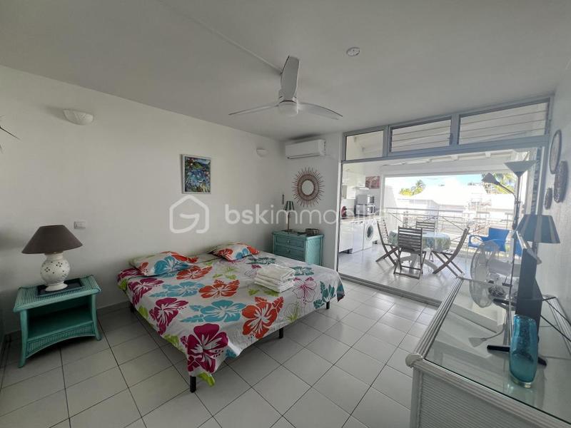 Studio - 25 m² - 2 pièces