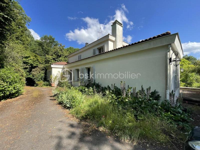 Maison d'architecte - 220 m² - 9 pièces