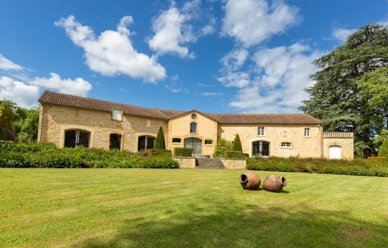 Manoir - 2 700 m² - 30 pièces