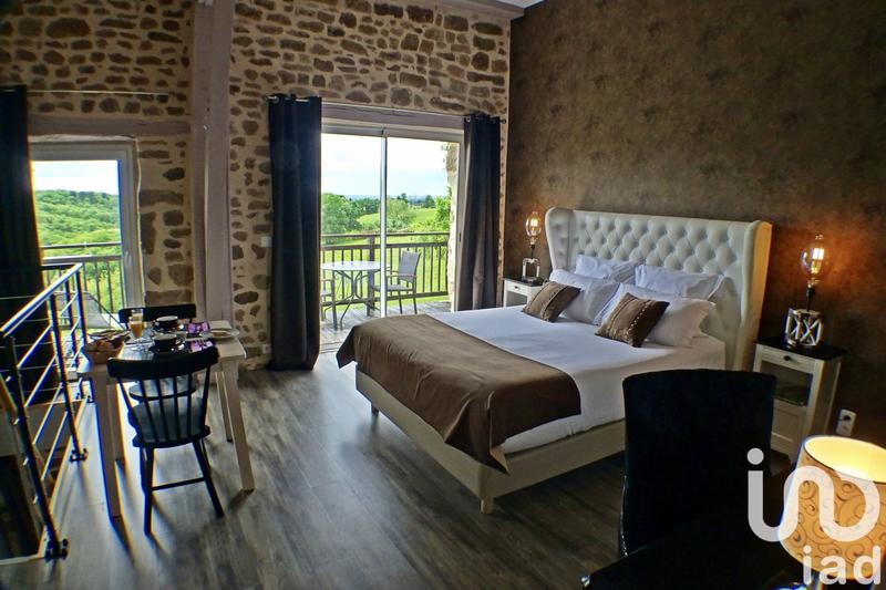 Maison - 462 m² - 10 pièces