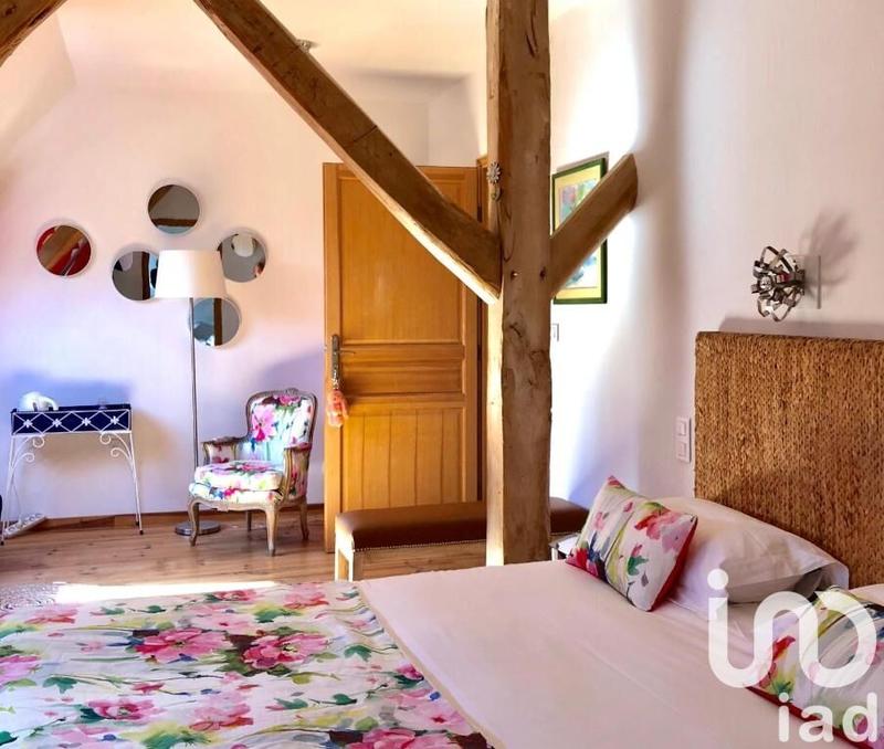 Maison - 815 m² - 20 pièces