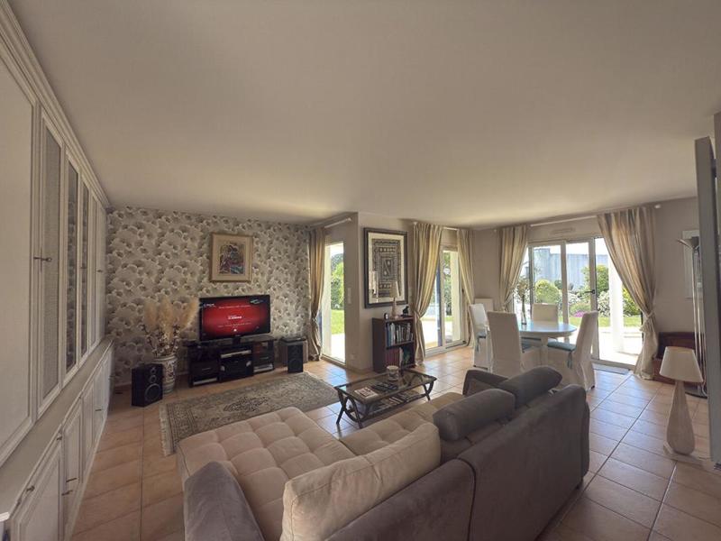 Maison - 182 m² - 6 pièces