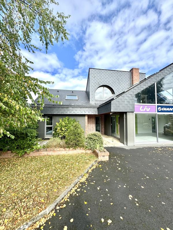 Maison traditionnelle - 361 m² - 8 pièces