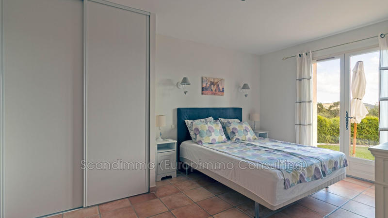 Maison - 180 m² - 5 pièces