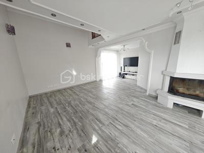 Maison traditionnelle - 122 m² - 5 pièces